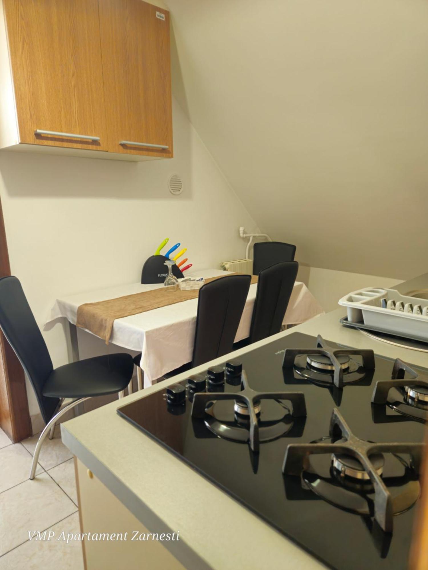 Apartment Zarnesti City Centre Vmp Free Parking الغرفة الصورة