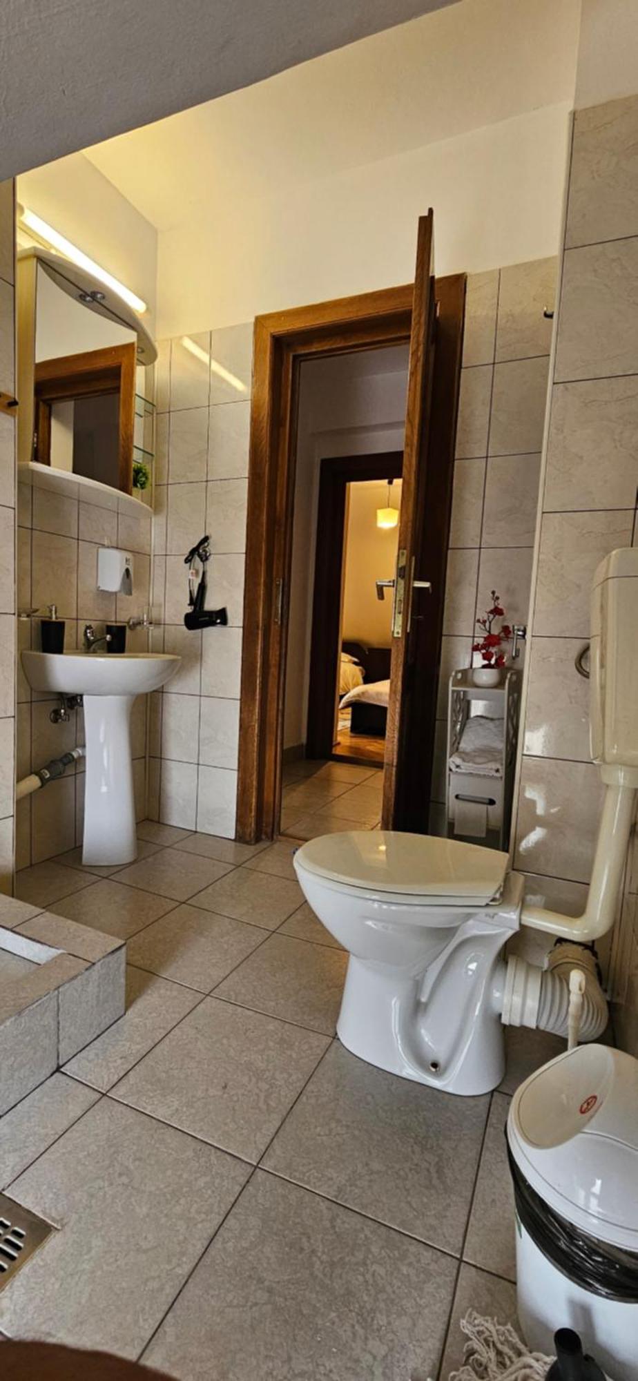 Apartment Zarnesti City Centre Vmp Free Parking الغرفة الصورة