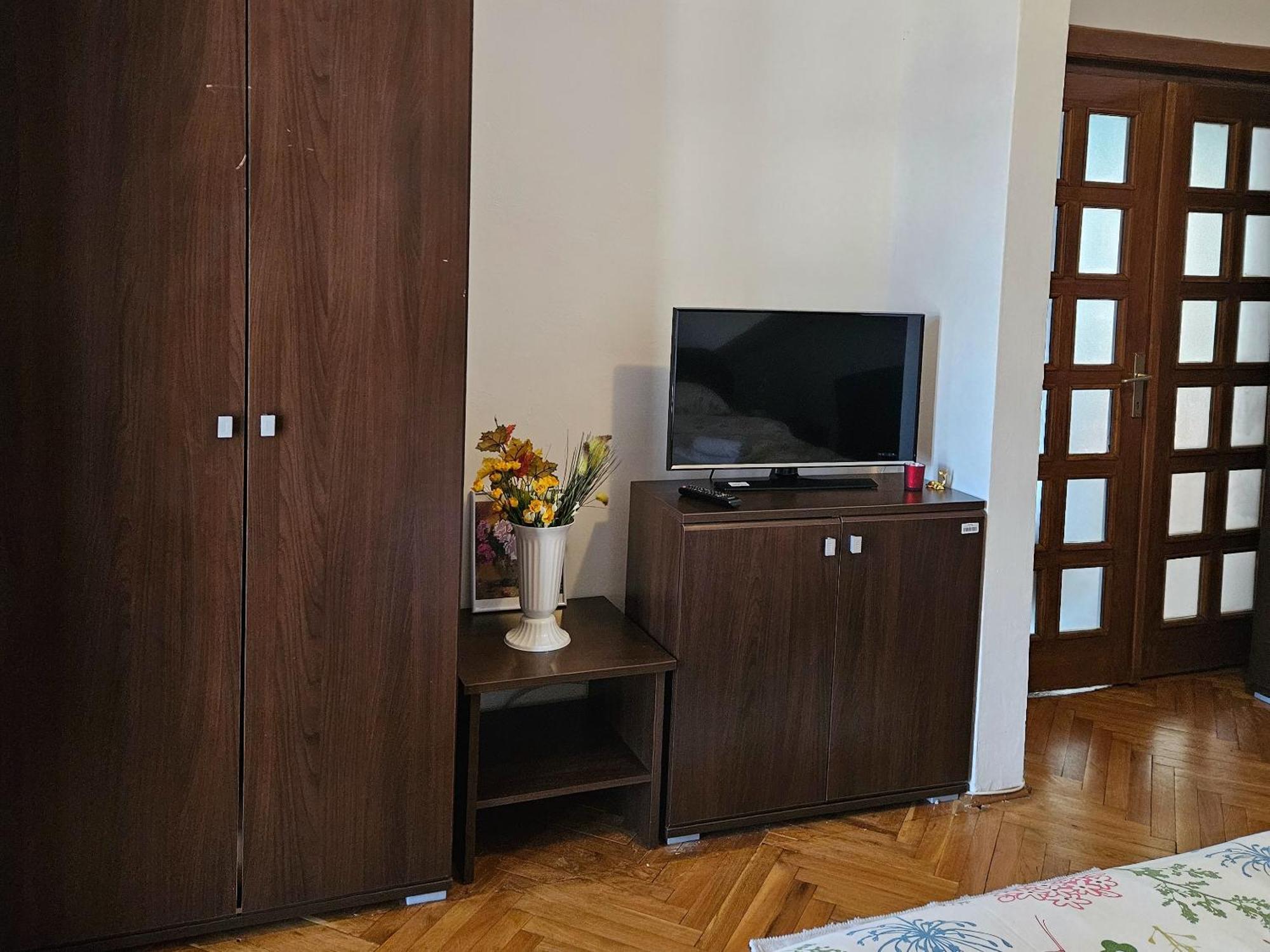 Apartment Zarnesti City Centre Vmp Free Parking الغرفة الصورة