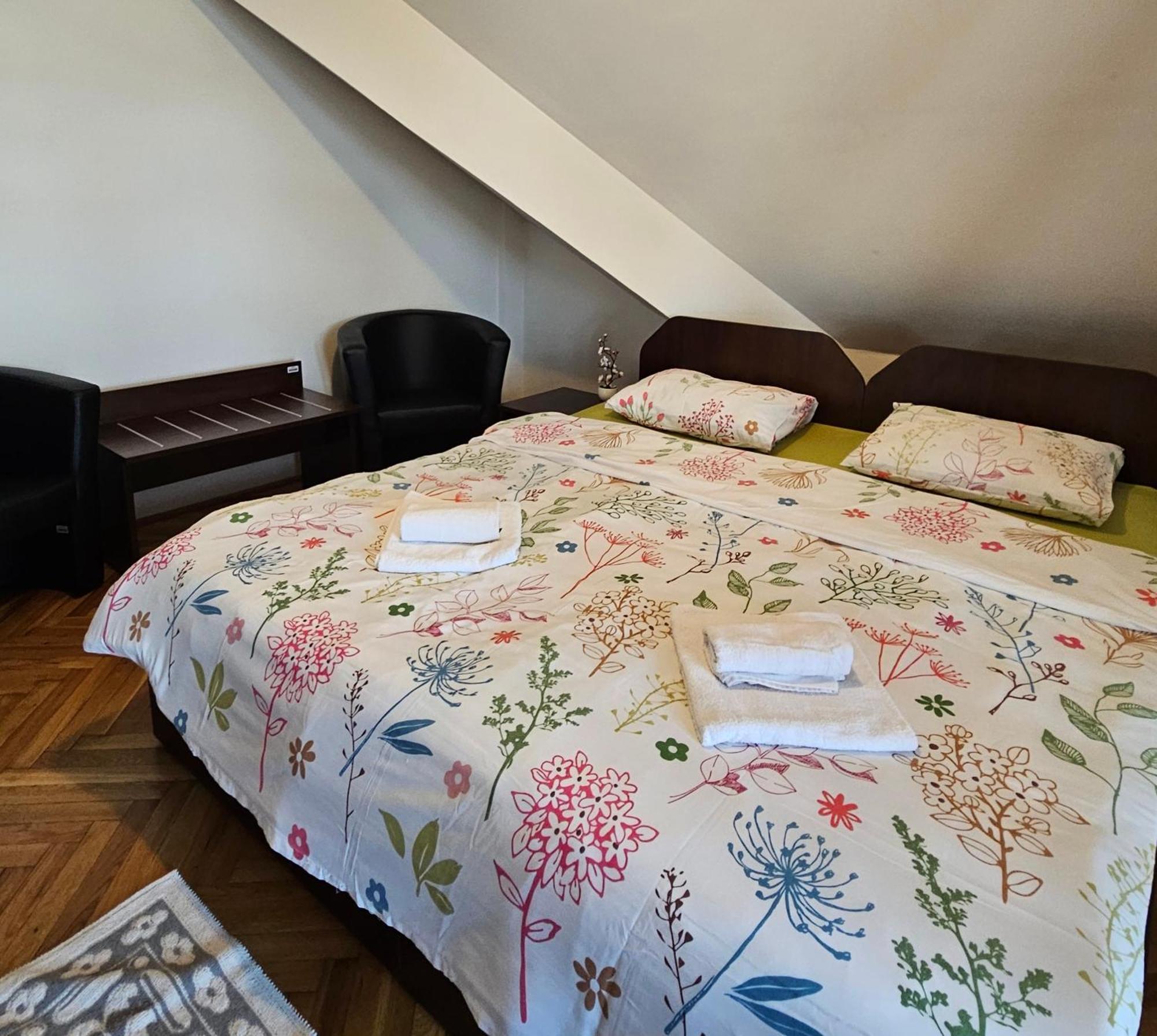 Apartment Zarnesti City Centre Vmp Free Parking المظهر الخارجي الصورة