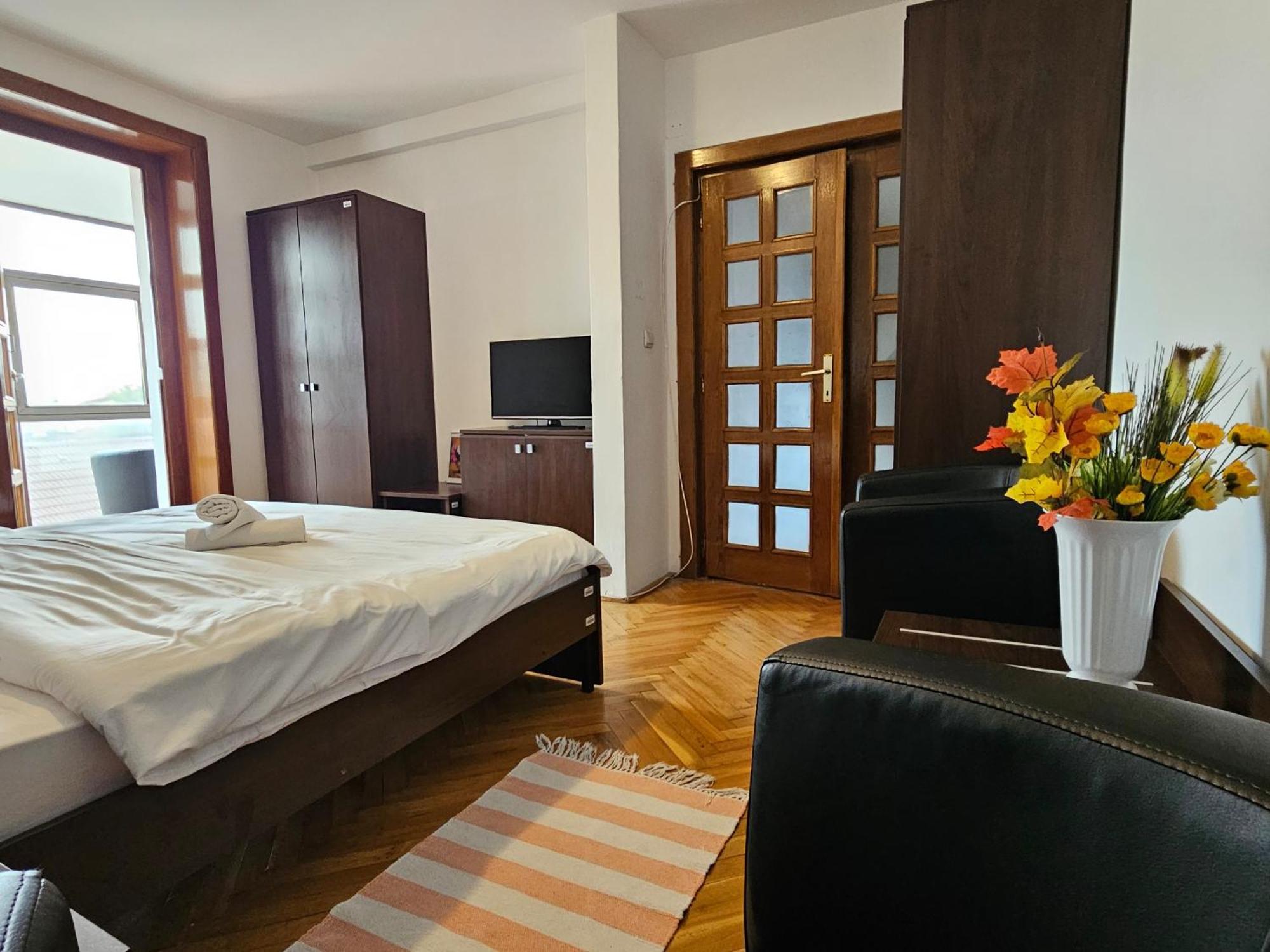 Apartment Zarnesti City Centre Vmp Free Parking المظهر الخارجي الصورة