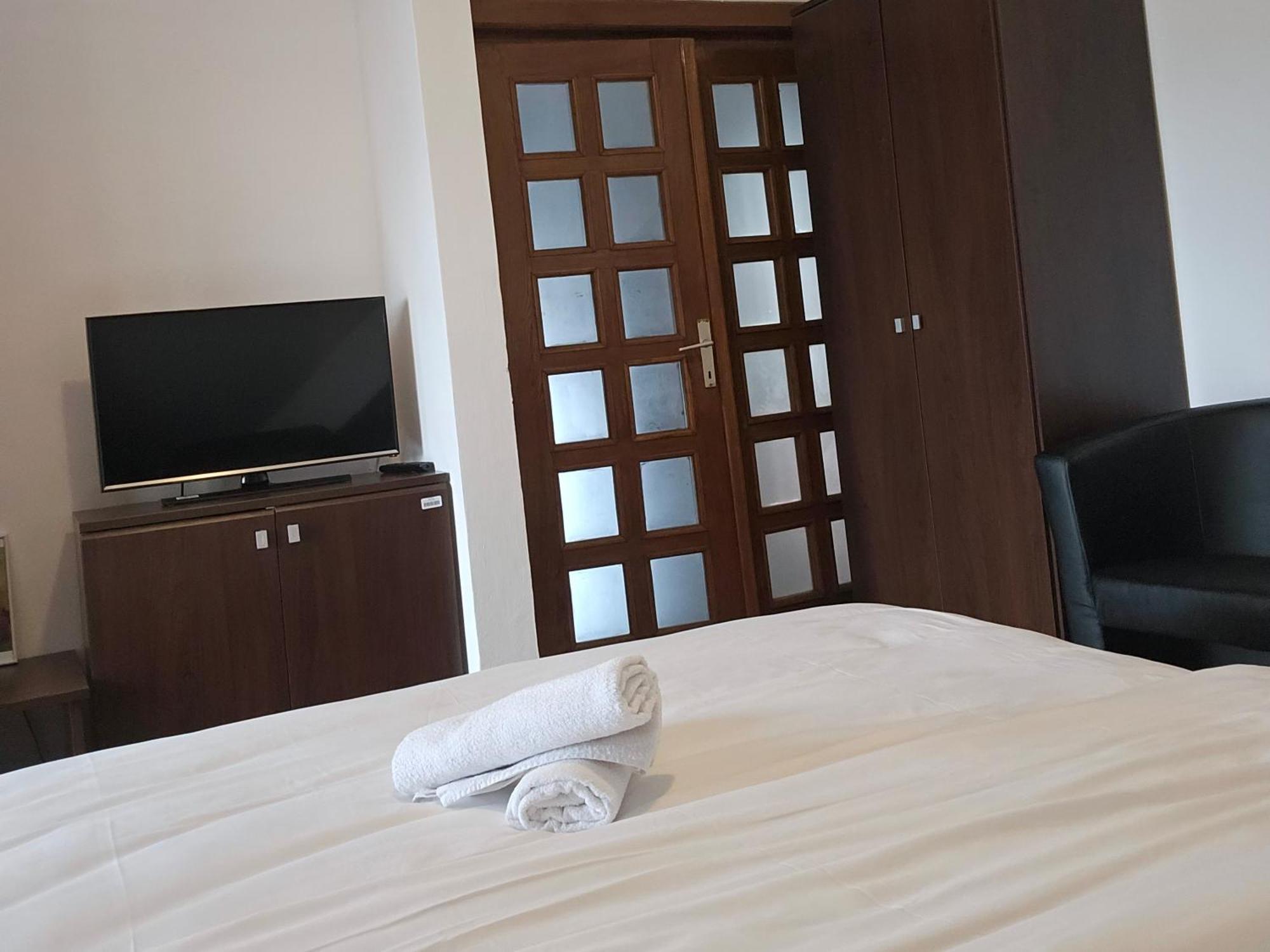 Apartment Zarnesti City Centre Vmp Free Parking المظهر الخارجي الصورة